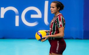 VĐV bóng chuyền bầu 5 tháng vẫn ra sân thi đấu